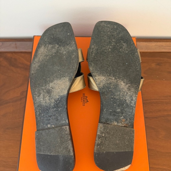 Hermes Gold Metallic Oran Sandals W 41 - Picture 2 of 3